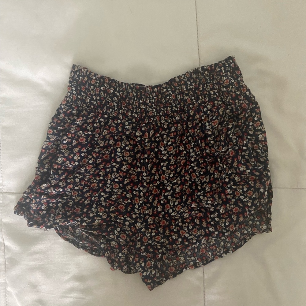 hollister shorts!